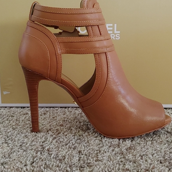 Michael Kors Leather Camel Peep Toe Bootie - Picture 4 of 7